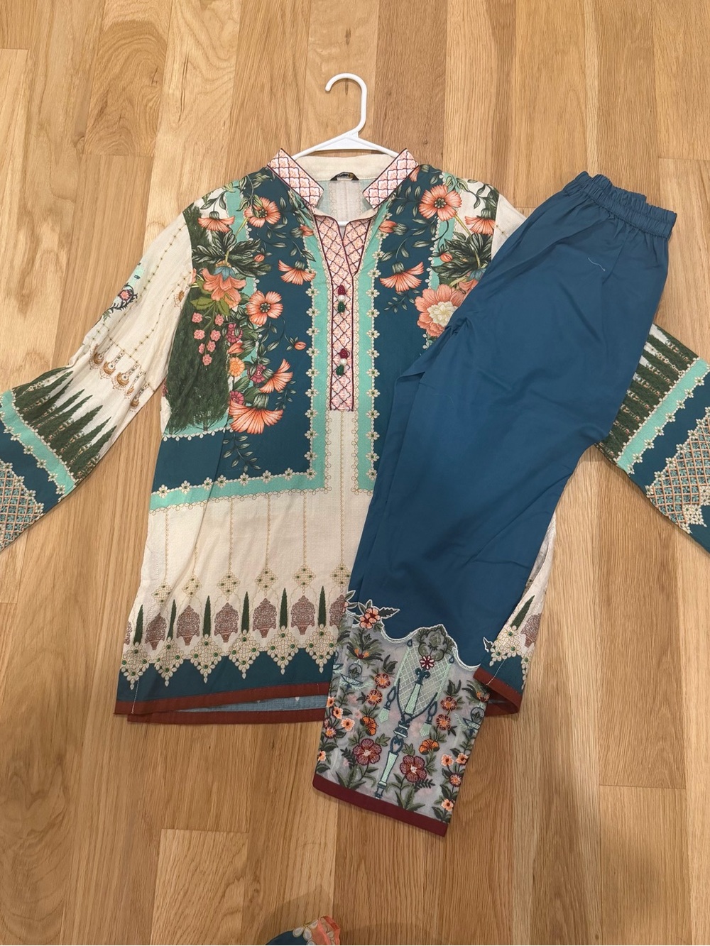 Sapphire 3 piece Lawn Set
